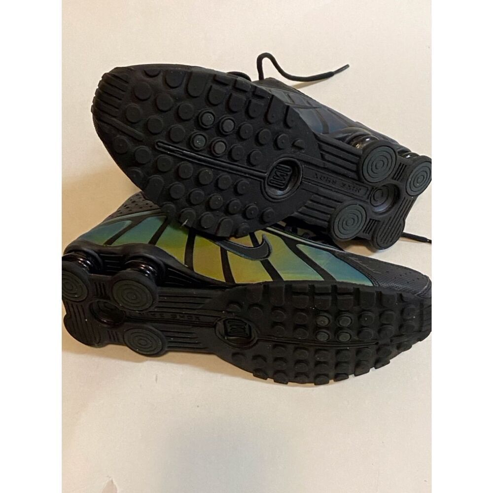 Nike Men’s Black Iridescent Green-Purple Shox Runner Size 8 - Picture 6 of 12